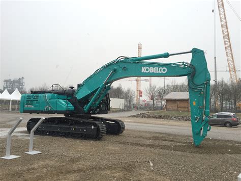 kobelco excavators near me